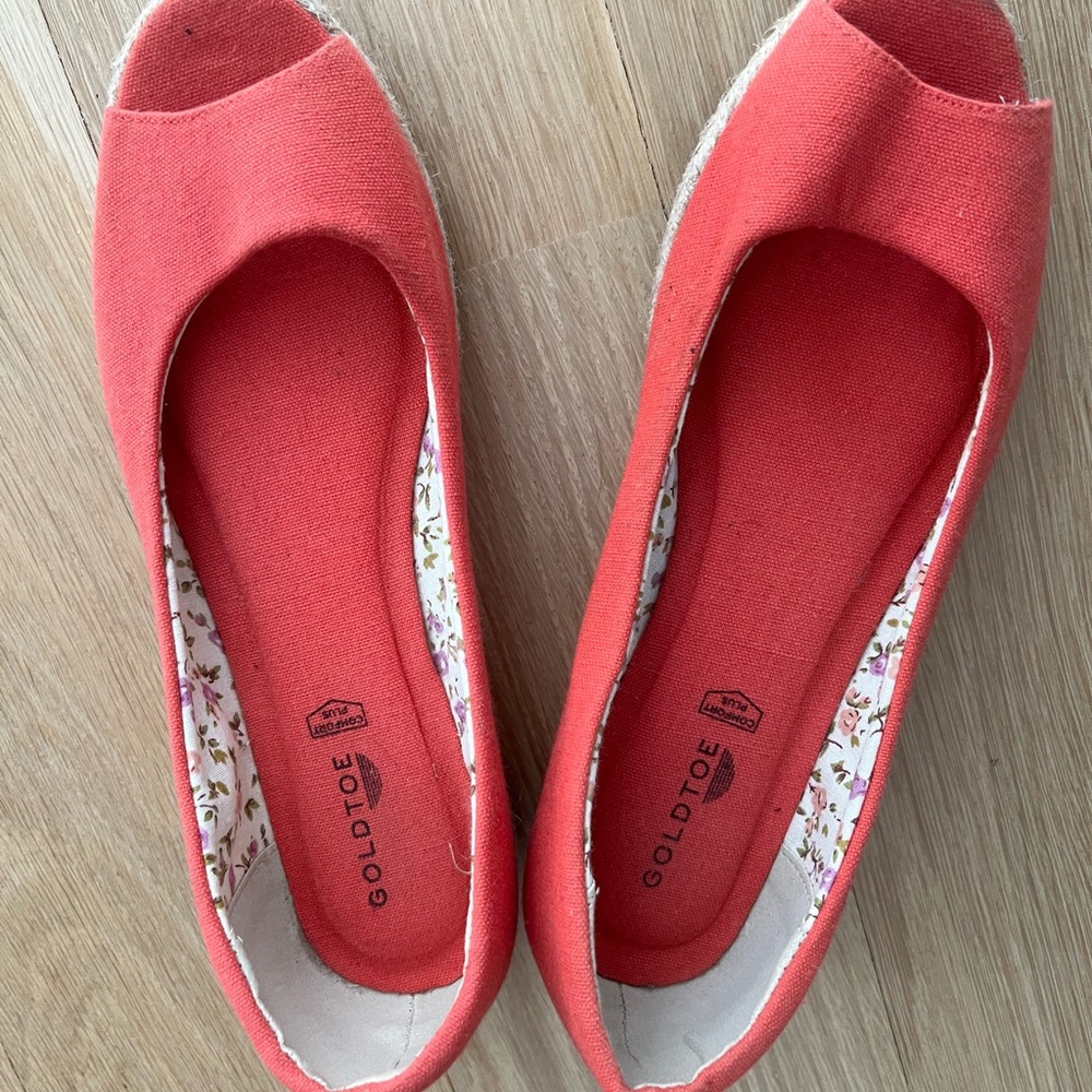 Gold Toe Women's Coral Espadrilles with peep toe